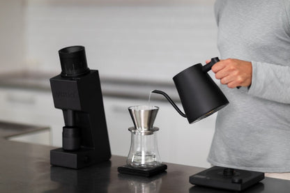 Varia AURA Kettle 0,8L – Fekete precíziós vízforraló