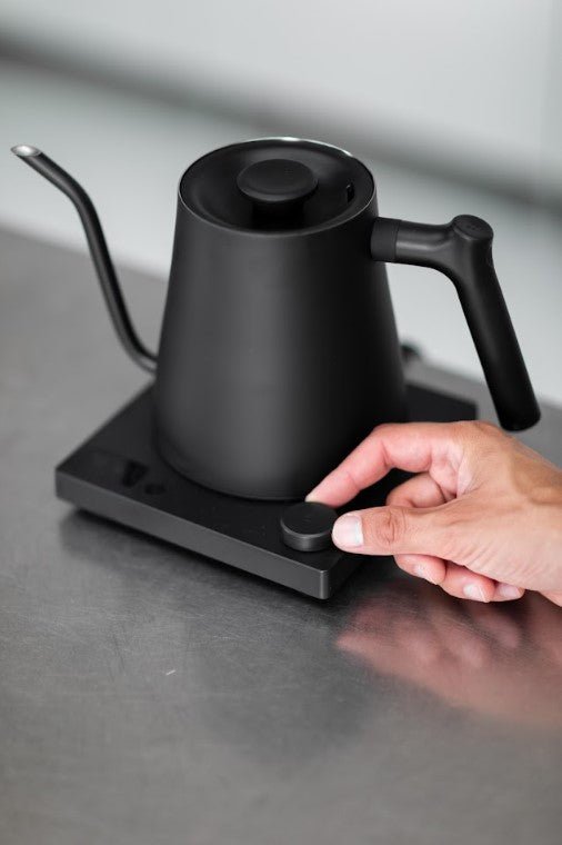 Varia AURA Kettle 0,8L – Fekete precíziós vízforraló